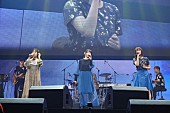 家入レオ「家入レオ×大原櫻子×藤原さくらのコラボ楽曲「恋のはじまり」ライブ映像公開」1枚目/2