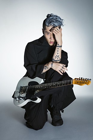 「MIYAVI 新作収録曲「Flashback/MIYAVI vs KenKen」がアニメ『刻刻』主題歌に決定」