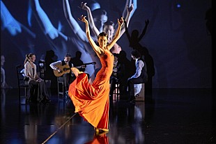 「フラメンコ映画の巨匠、カルロス・サウラの最新作は「ホタ」の魅力を巡る至福の共演」