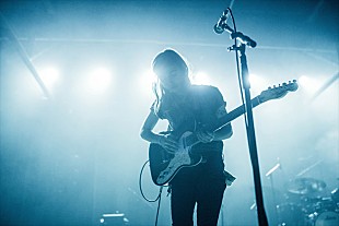 「ジュリアン・ベイカー、新作を引っさげた初来日公演が決定」