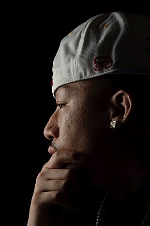 「KOJOE、待望の新作『here』よりAKANE/Awich参加の「BoSS RuN DeM」MV公開」