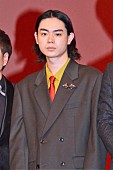 菅田将暉「菅田将暉、芸人役は「難しいなんてもんじゃない」　板尾創路監督は２丁拳銃川谷とのコンビを絶賛」1枚目/1