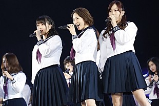 「乃木坂46 初の東京ドーム公演は“スタート”！ ダンサー約460人と大迫力の「制服のマネキン」」