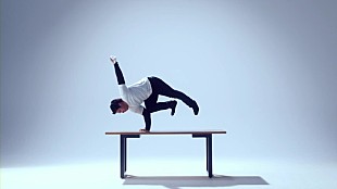 「日常シーンが圧巻ステージに！ 世界レベルのパフォーマーが“自由すぎる”スゴ技SPムービー公開」