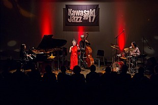 「【かわさきジャズ2017】伊藤君子、最大限の敬愛を込めて歌う美空ひばりトリビュート」