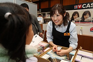 「渡辺麻友「握手会とはまた違って楽しかった」CDショップでも神対応」