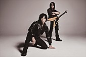 B&#039;z「B&amp;#039;z、FM COCOLO 12月のマンスリー・アーティストに決定」1枚目/2