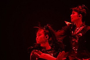 「BABYMETAL、20歳を迎えるSU-METALの聖地・広島で凱旋ライブ開催」