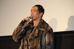 「ＡＫＩＲＡ“右腕にひび”を隠して撮影続行　「相手の役者さんに迷惑が掛からないように…」」