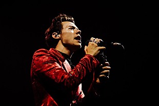 「1D ハリー・スタイルズ、初ソロ・ワールドツアーは「大好きな日本」でフィナーレ！ロックなステージで観客をノックアウト」