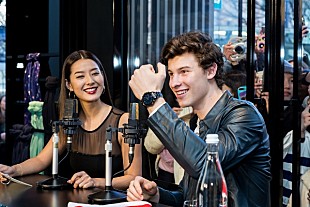 「ショーン・メンデス、ライブトークショーのためアルマーニ来店」