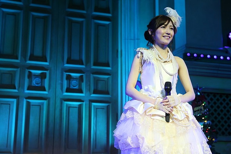 渡辺麻友「渡辺麻友“背中にネジ付き衣装”でファンに『Best Regards!』伝える熱唱ライブ」1枚目/9