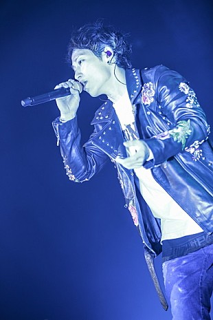 「UVERworld 横アリを左右に分け“男祭りVS女祭り”熱狂の渦となった【TAKUYA∞生誕祭】」
