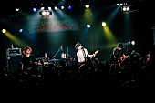 B&#039;z「shoutitout 写真提供：FM802」39枚目/49