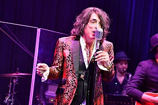 「KISSのカリスマ・フロントマンが魅せた真心のショウ　ポール・スタンレーズ“Soul Station”来日ツアー初日レポート」