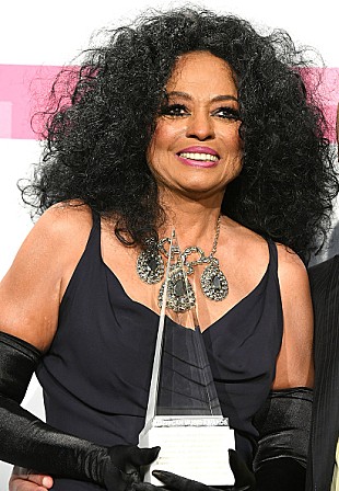 「ダイアナ・ロス、約22年ぶりにダンス・クラブ・ソング・チャートでNo. 1獲得」