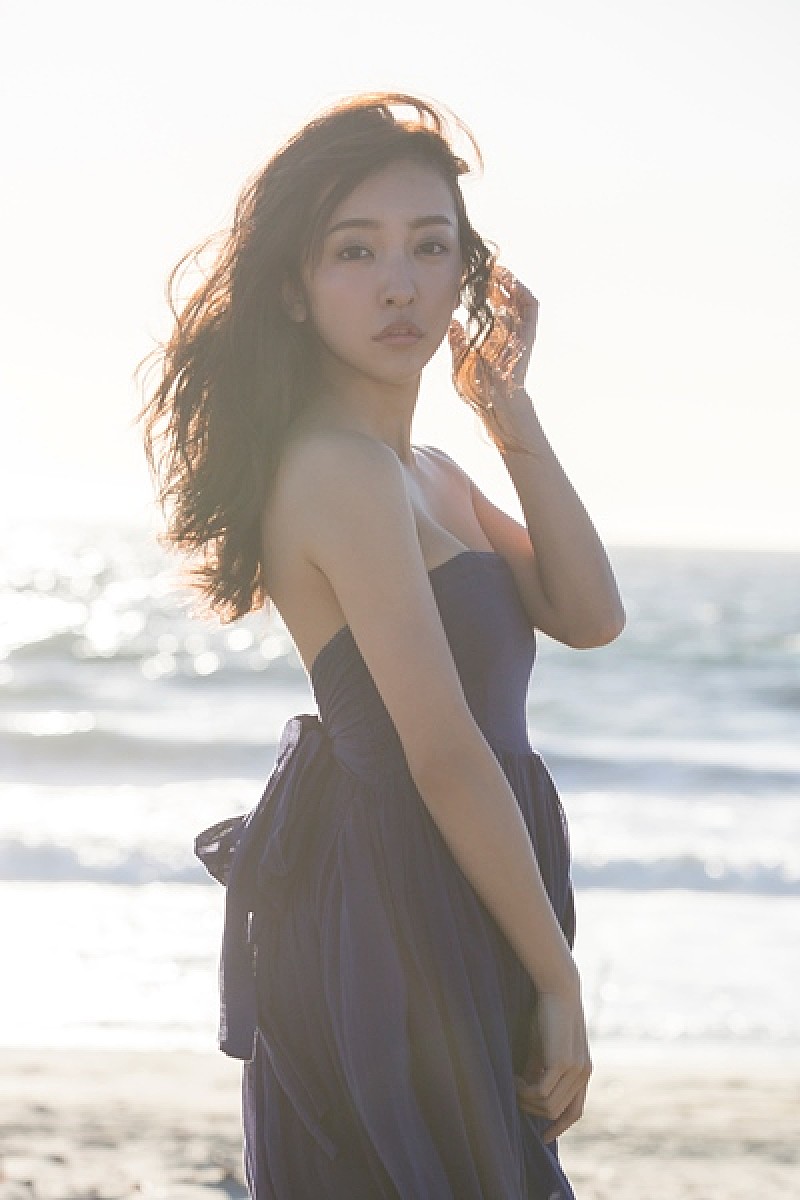 板野友美、写真集×楽曲の連動プロジェクト、アートワークが公開