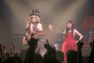 「トミタ栞 最後のベイホ誕生日ライブも盛況！ ROLLYサプライズ登場も」