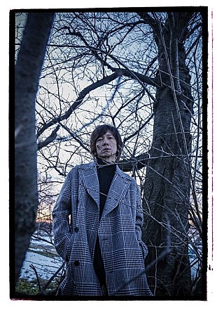 「吉井和哉、ソロデビュー15周年を迎え、2年半ぶりの全国ツアー開催が決定」