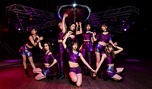 「東京パフォーマンスドール 妖艶な小悪魔ビジュアル公開！ 新SG『TRICK U』収録内容も」