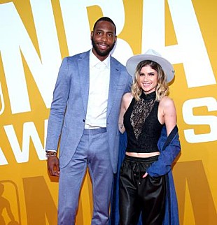 「『アメリカン・アイドル』出身シンガー、リア・ラベルと元NBA選手ラスール・バトラー夫妻が事故死」