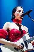 「クィーン・オブ・ロック St. Vincent (セイント・ヴィンセント) のロサンゼルス公演をレポート」1枚目/13