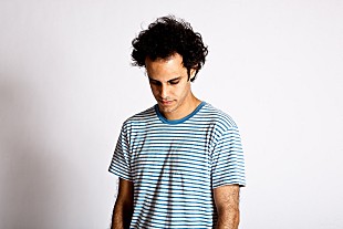 「Four Tet、ライブセットでの来日公演が決定　単独公演としては約7年半振り」