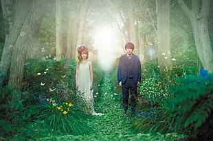 「moumoon “あなたを笑顔と元気でいっぱいにできる”NEWアルバム『Flyways』全収録楽曲など公開」