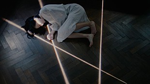 「Aimer、Cocco楽曲提供の新曲「眩いばかり」MV公開」