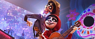 「ディズニー/ピクサー最新作の話題の楽曲「リメンバー・ミー」に込められた感動必至の強いメッセージとは？」