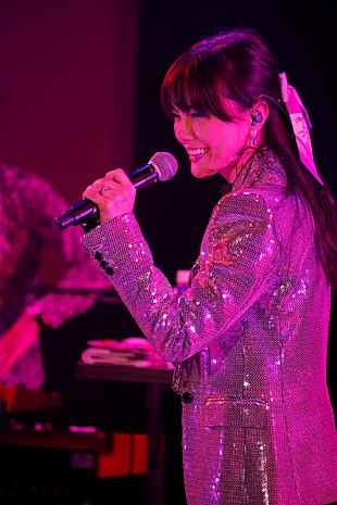 「相川七瀬バースデーライブ開催、友人アン ミカも駆けつける」