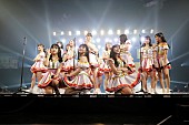 HKT48「HKT48「これが博多のやり方だ！」春のアリーナツアー2018開幕！ 新曲「ぶっ倒れるまで」初披露や“1人1曲全員がセンター”も」1枚目/15