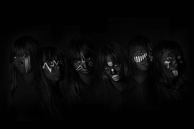 BiSH「BiSH 新アー写は真っ黒！ 新SG『PAiNT it BLACK』ヴィジュアル＆収録内容など詳細公開」1枚目/4