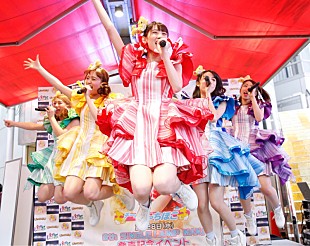 「チームしゃちほこ『JUMP MAN』発売記念、渋谷でジャンプして発電!? 床発電ゲリラライブを敢行」