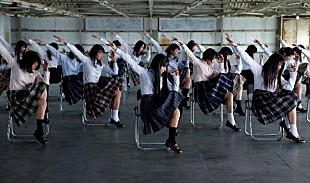 「バブリーダンスの生みの親・akane×新進気鋭の音楽家・原摩利彦×25名の女子高生によるダンス動画公開」