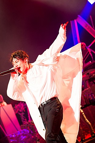 「SKY-HI 華麗に魅せた全国ツアー初日「君の生きる意味も価値も、この音楽で証明しよう」」