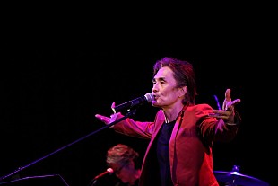 「織田哲郎、還暦バースデーライブを開催　高橋みなみも駆けつけ和やかトーク」