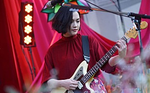 「YUI「CHE.R.RY」のFLOWER FLOWERアレンジバージョンも披露！ 初の全国ツアー開幕でファン涙」