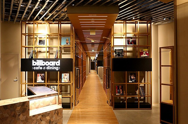 「新たな音楽の楽しみ方を提案する【Billboard Cafe&amp;Dining】がオープン、米ビルボードから祝福メッセージも到着」1枚目/8