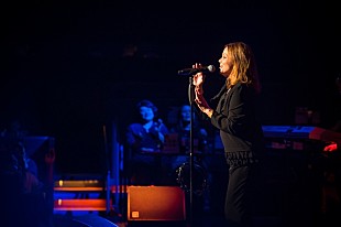 「＜ライブレポート＞ベリンダ・カーライル、ファン垂涎のセットリストで、新生活のスタートにふさわしい爽やかなステージ」