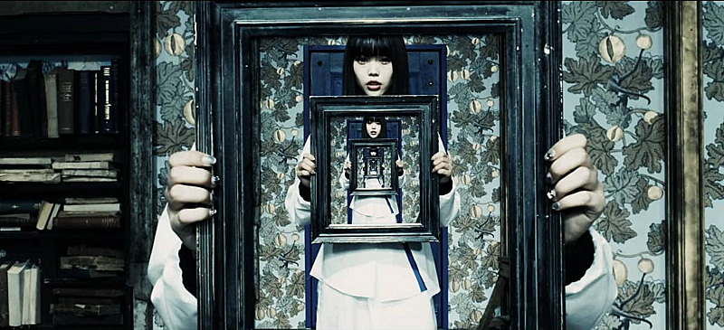 BiSH、6月20日に自身初となる両A面シングルの発売が決定 収録曲「HiDE the BLUE」のMVも公開