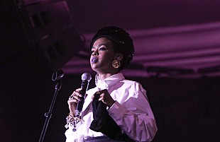 「ドレイクとカーディ・Bが新曲でサンプリング！ローリン・ヒル「エックス-ファクター」とはどんな曲？」