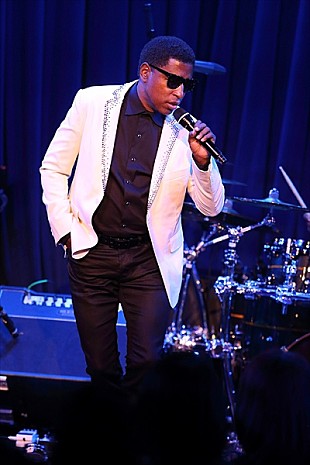 「『4月10日はなんの日？』90年代音楽シーンを代表するトップ・プロデューサー、ベイビーフェイスの誕生日」