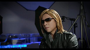 「YOSHIKIがhideの真実について語る――映画『HURRY GO ROUND』にインタビュー出演」