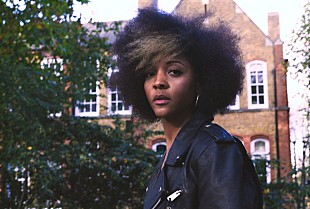 「リロイ・ハトソン初来日公演サポート・メンバーにも抜擢！ジゼル・スミスが新AL『ルースレス・デイ』をリリース」