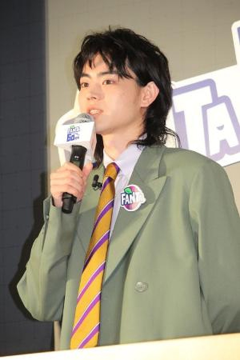 「菅田将暉、日大理工学部にサプライズ登場　自身の高校時代は「ずっと裸の男でした」」1枚目/1