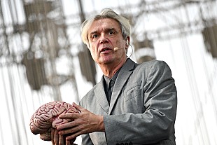 「【コーチェラ2018現地レポート】“脳に訴えかける”デヴィッド・バーンの個性的ライブ」