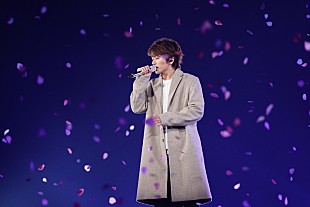 「Nissy 東京ドームで全国ツアーに幕！ 本人プロデュースの演出で観客を圧倒」