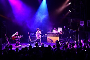 「小袋成彬、相次ぐ絶賛の声！ 常識を更新していく作品としてのワンマンライブ」