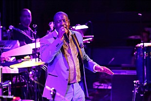 「＜ライブレポート＞ジョニー・ギル、待ちわびた来日公演！記憶を彩る甘い歌声」